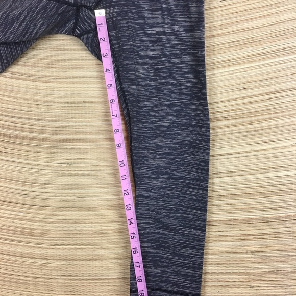 Lululemon Wunder Under midrise crop EUC Heather black Size 4 - Picture 10 of 11